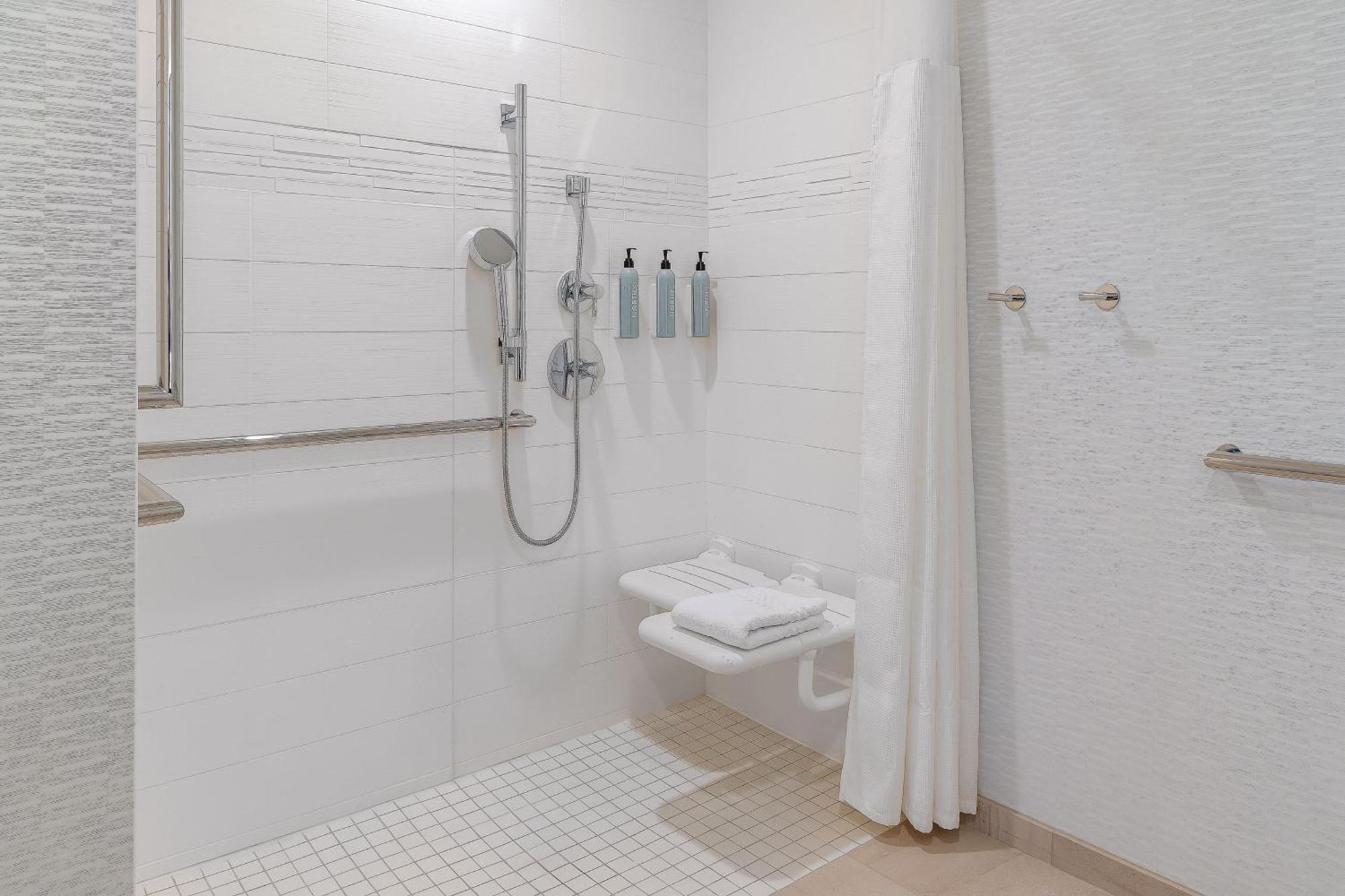 Residence Inn By Marriott Fairfield Napa Bagian luar foto